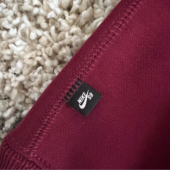 ✔️NWT✔️ NIKE SB Skate Like A Girl Fleece Crew Sweatshirt - Picture 9 of 10